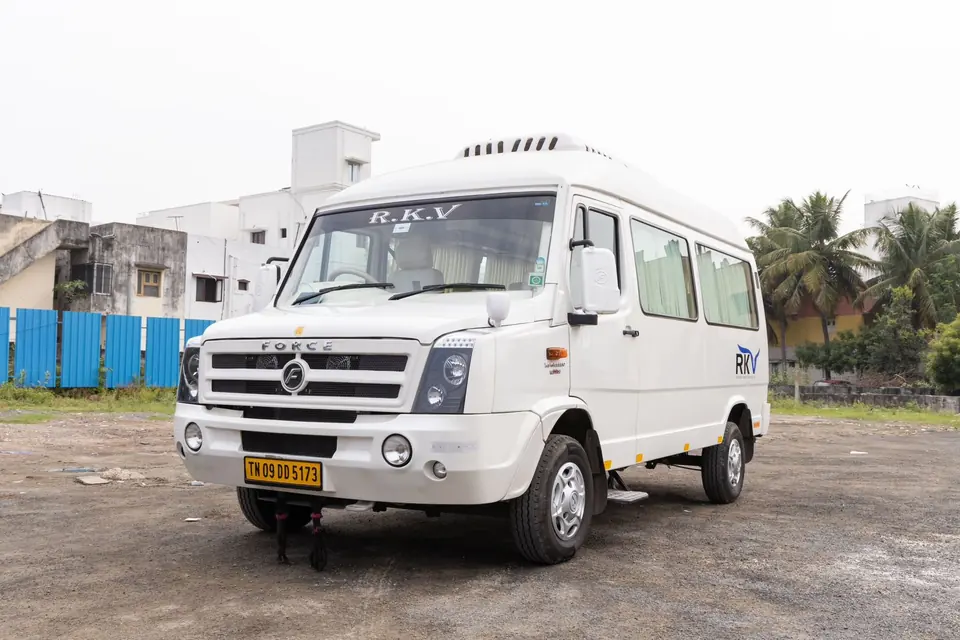 Front angle of a white high-roof tempo traveller in the RKV yard